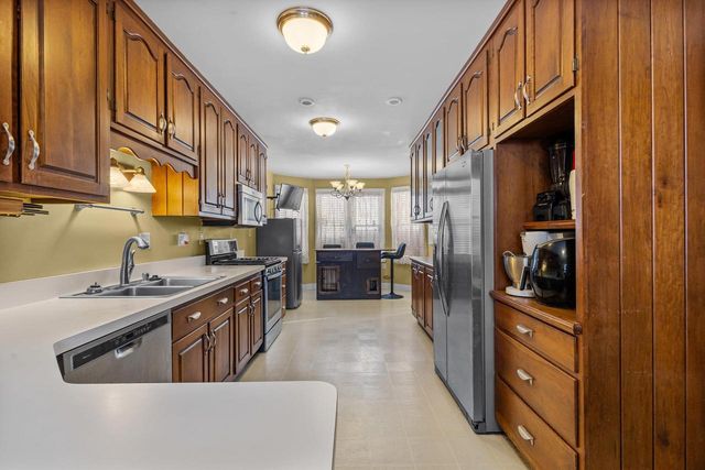 81 N PARK AVENUE, Fond Du Lac, WI 54935