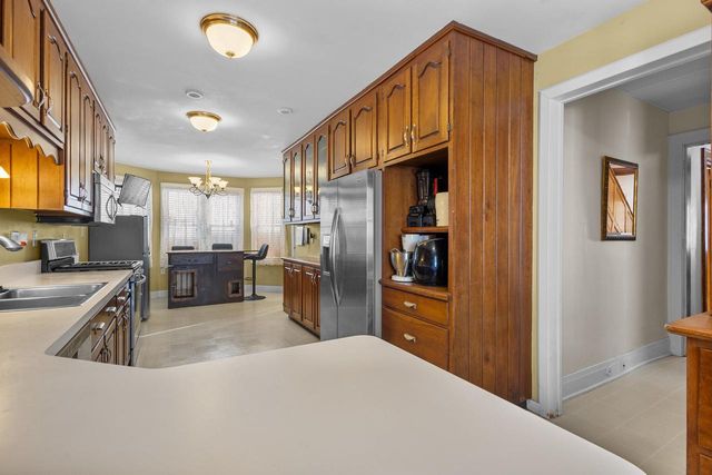 81 N PARK AVENUE, Fond Du Lac, WI 54935