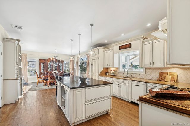 6 Dogwood Street, East Quogue, NY 11942