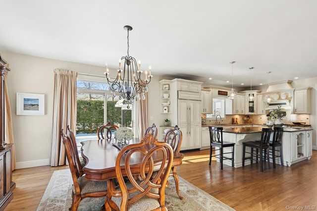 6 Dogwood Street, East Quogue, NY 11942