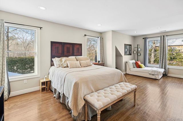 6 Dogwood Street, East Quogue, NY 11942