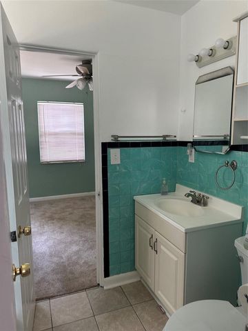 4142 6TH AVENUE N, St Petersburg, FL 33713
