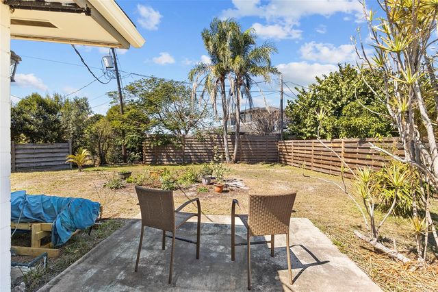 1627 DUNMORE WAY, Sarasota, FL 34231