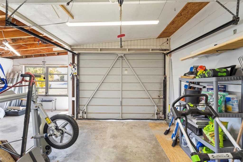 Image 21 of property listing at 1627 DUNMORE WAY, Sarasota, FL 34231