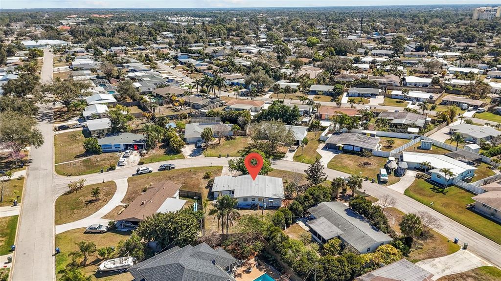 Image 23 of property listing at 1627 DUNMORE WAY, Sarasota, FL 34231