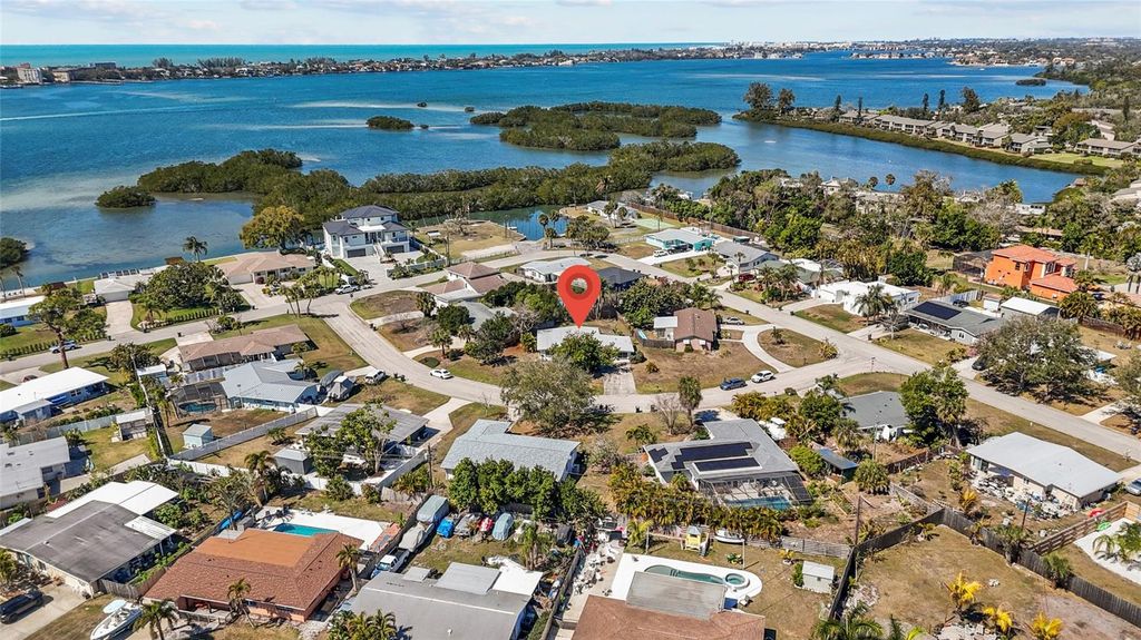 Image 25 of property listing at 1627 DUNMORE WAY, Sarasota, FL 34231