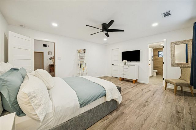 9639 Weatherwood Drive, Houston, TX 77080