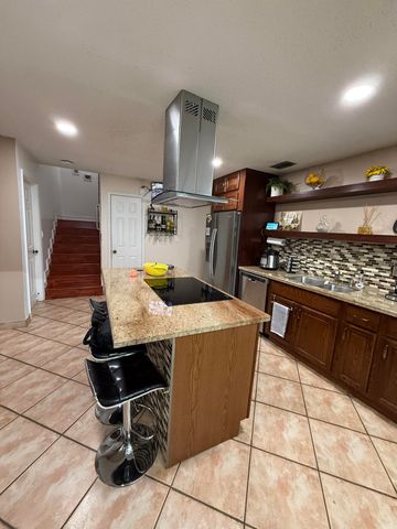 6636 NW 178th Terrace, Hialeah, FL 33015