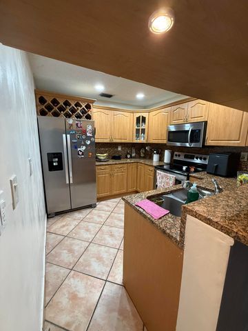 6636 NW 178th Terrace, Hialeah, FL 33015