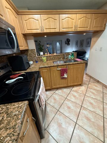 6636 NW 178th Terrace, Hialeah, FL 33015