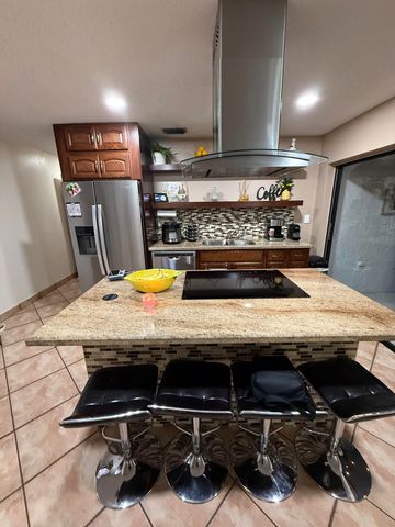 6636 NW 178th Terrace, Hialeah, FL 33015