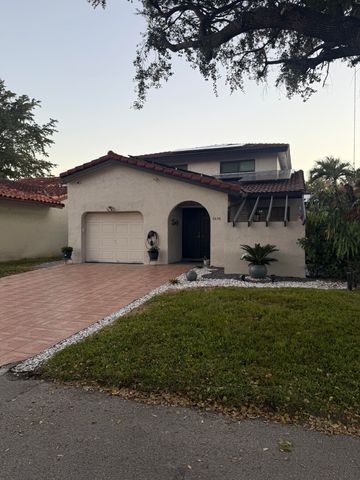 6636 NW 178th Terrace, Hialeah, FL 33015