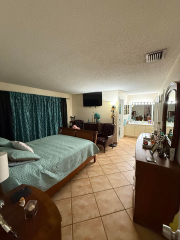 6636 NW 178th Terrace, Hialeah, FL 33015