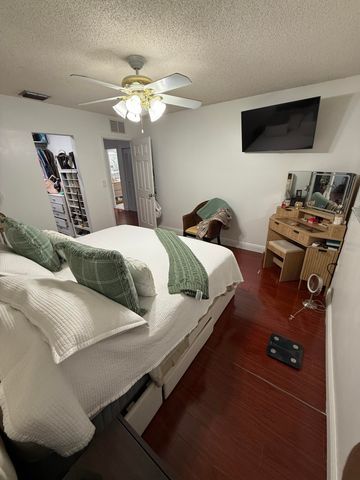 6636 NW 178th Terrace, Hialeah, FL 33015