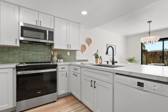 2960 Leotar Circle, Santa Cruz, CA 95062