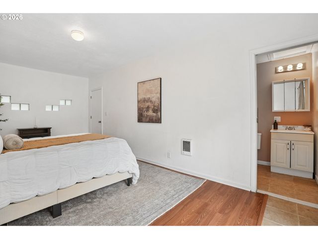 6930 Sw BRIER Pl, Portland, OR 97219