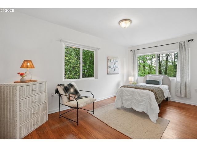 6930 Sw BRIER Pl, Portland, OR 97219