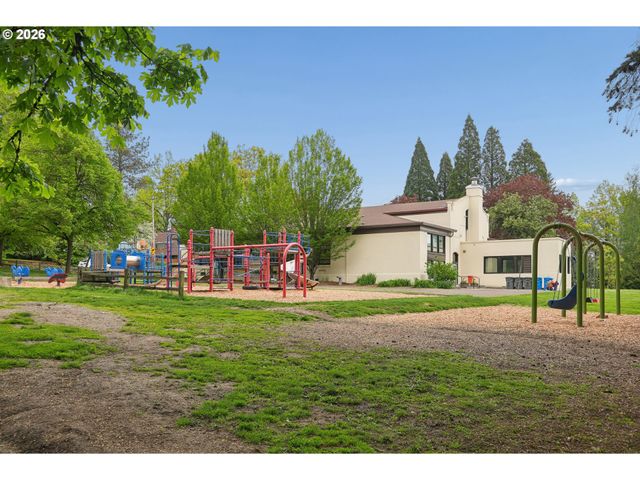 6930 Sw BRIER Pl, Portland, OR 97219