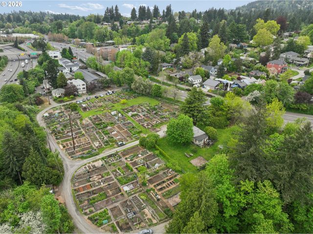 6930 Sw BRIER Pl, Portland, OR 97219