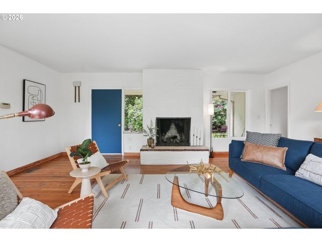 6930 Sw BRIER Pl, Portland, OR 97219