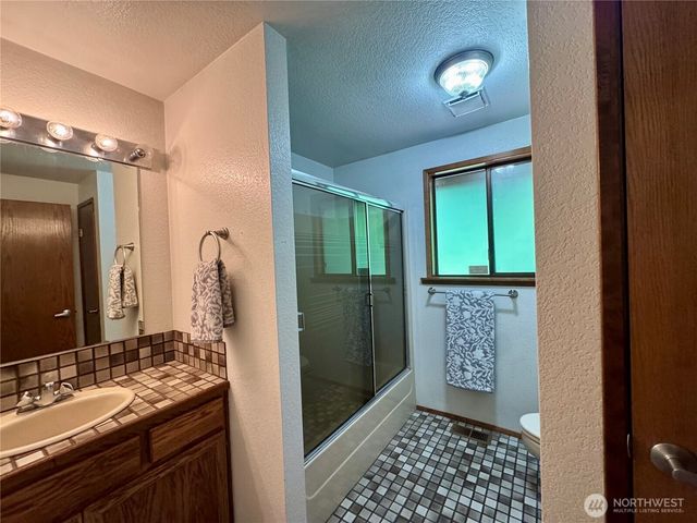 23909 123rd Street E, Buckley, WA 98321