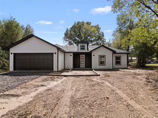 105 FCR 1250, Fairfield, TX 75840