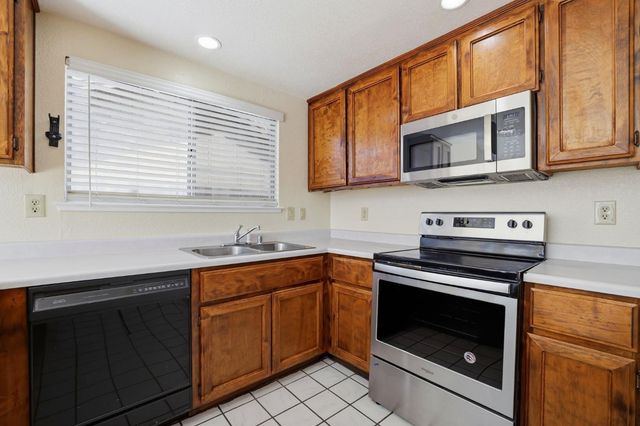 4704 Pretentious Way, Sacramento, CA 95842