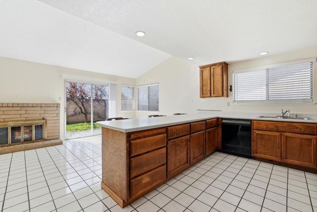 4704 Pretentious Way, Sacramento, CA 95842