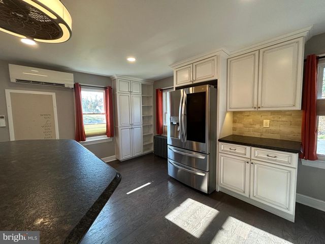 401 MAIDEN CHOICE LN, Catonsville, MD 21228