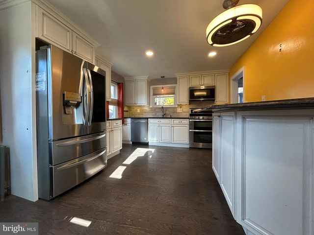 401 MAIDEN CHOICE LN, Catonsville, MD 21228