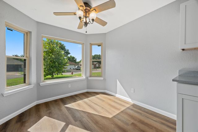 16308 Parkway DR, Pflugerville, TX 78660