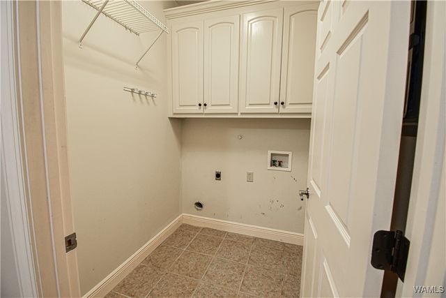 813 Greenbriar, Northport, AL 35473