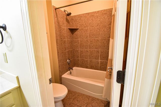 813 Greenbriar, Northport, AL 35473