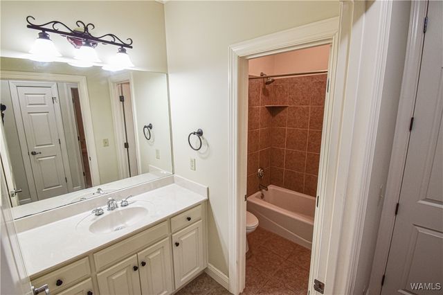 813 Greenbriar, Northport, AL 35473