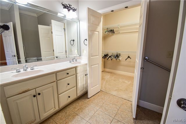 813 Greenbriar, Northport, AL 35473