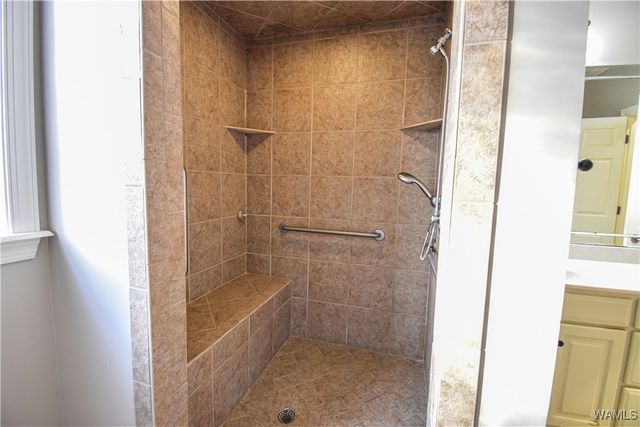 813 Greenbriar, Northport, AL 35473