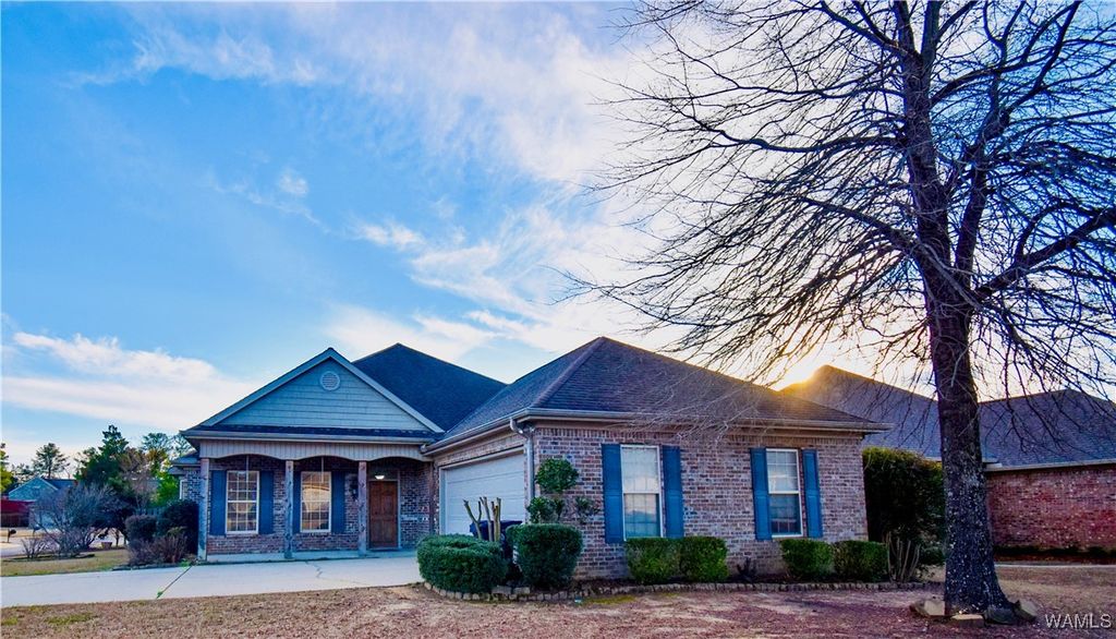 813 Greenbriar, Northport, AL 35473