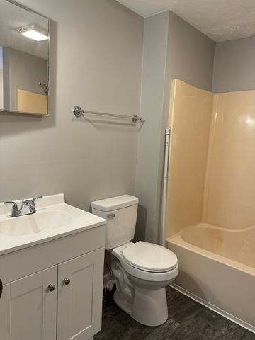 1117 Hyman St Apt B, Clarksville, TN 37040