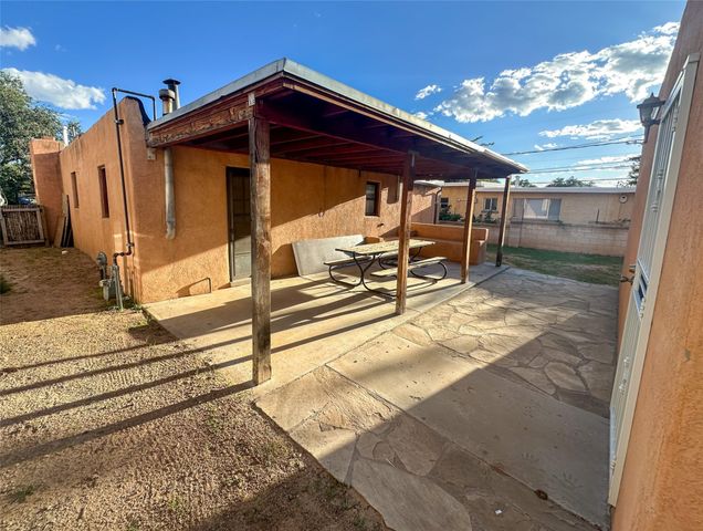 1825 Mann Street, Santa Fe, NM 87505
