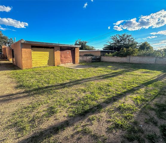1825 Mann Street, Santa Fe, NM 87505
