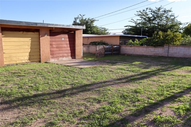 1825 Mann Street, Santa Fe, NM 87505