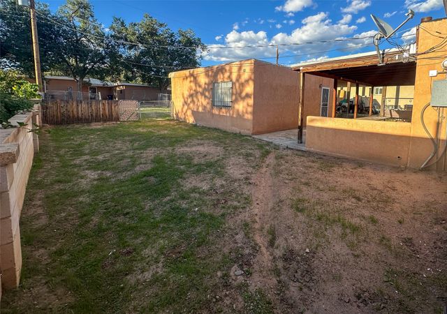 1825 Mann Street, Santa Fe, NM 87505