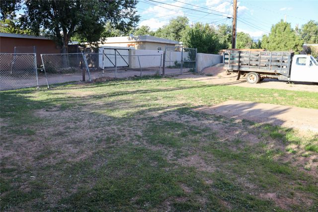 1825 Mann Street, Santa Fe, NM 87505