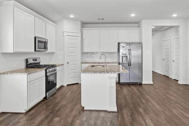 30290 Kingston Heath Drive, Cleveland, TX 77327