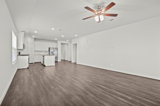 30290 Kingston Heath Drive, Cleveland, TX 77327