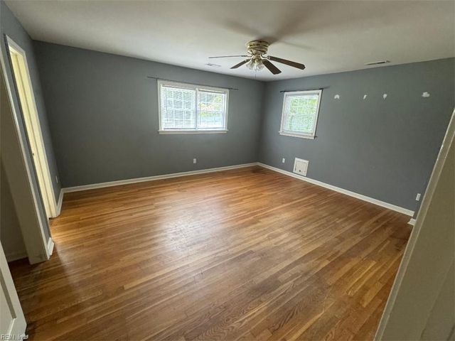 105 Marlin CIR, Yorktown, VA 23692