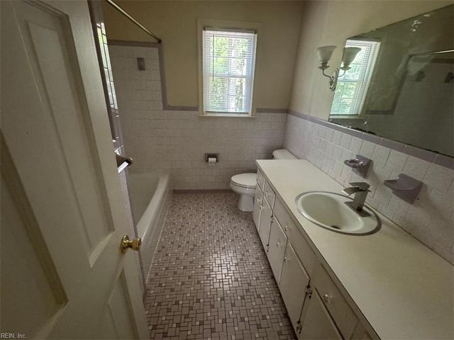 105 Marlin CIR, Yorktown, VA 23692