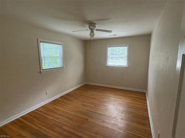 105 Marlin CIR, Yorktown, VA 23692