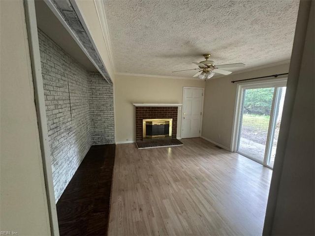 105 Marlin CIR, Yorktown, VA 23692