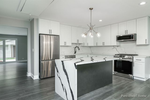 1828 Idlewild Lane, Homewood, IL 60430